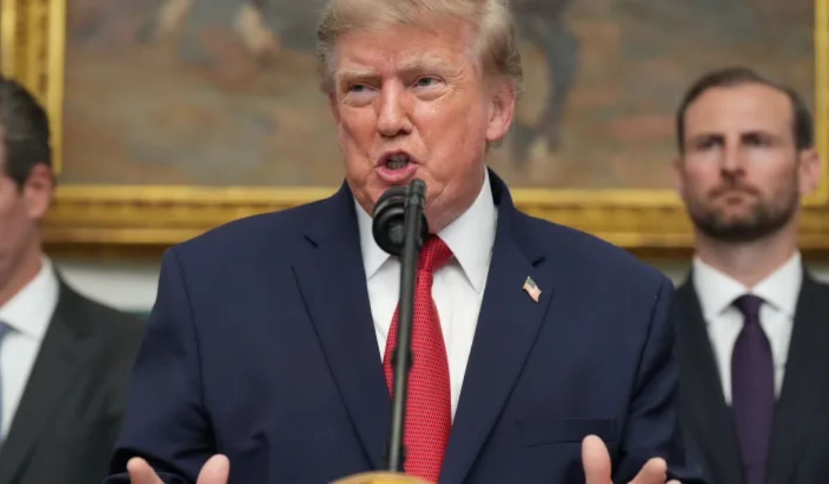 Trump Warns of ‘Economic D-Day’ Against Iran as Washington Plans Tougher Sanctions